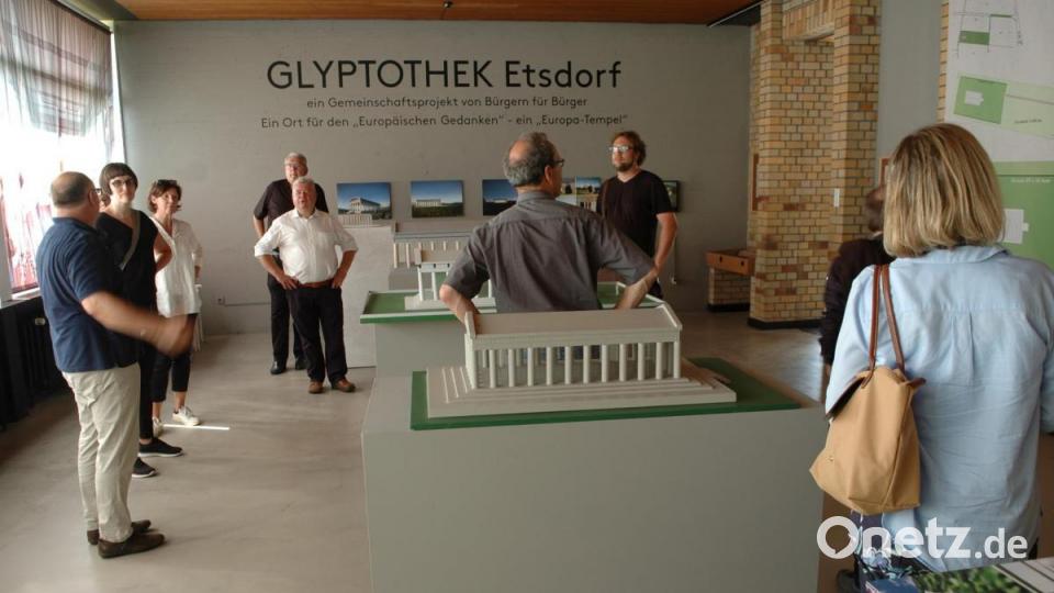 Vertreter des Bistums Regensburg zu Besuch im Tempelmuseum Etsdorf. Bild: gri