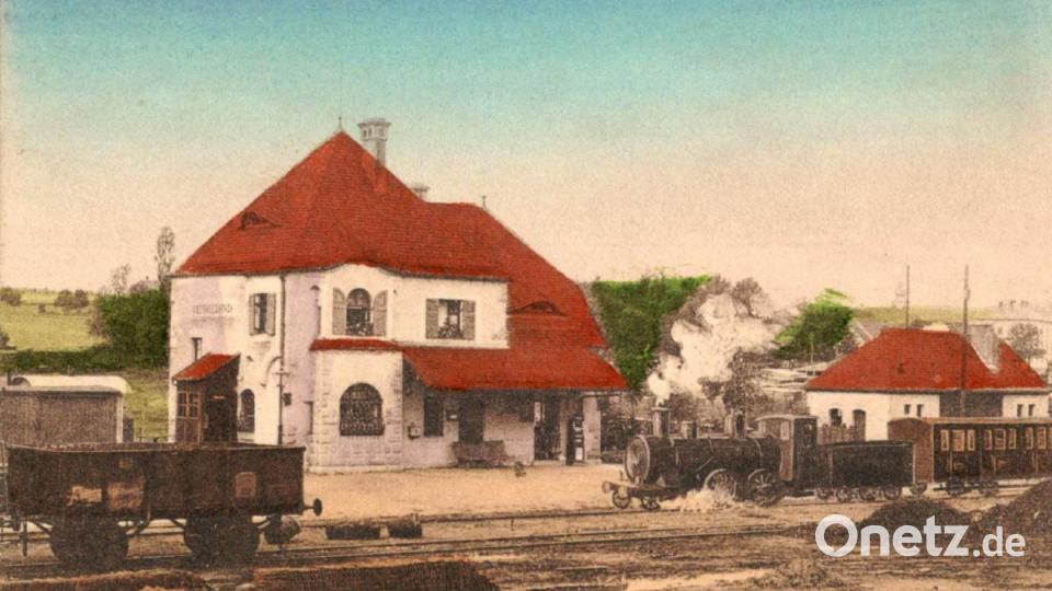 Stilisierte Darstellung des Oberviechtacher Bahnhofs samt Zuggespann auf einer Postkarte von 1912. Repro: lg