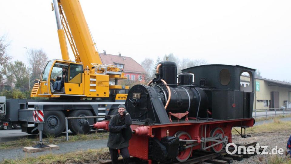 &quot;Zum Bahnhof gehört eine Lok!&quot;, meinte Siegfried Rossmann bei der Renovierung des Bahnhofareals und erwarb im Herbst 2010 eine &quot;Hanomag 3427&quot; aus dem Jahr 1899. Bild: lg