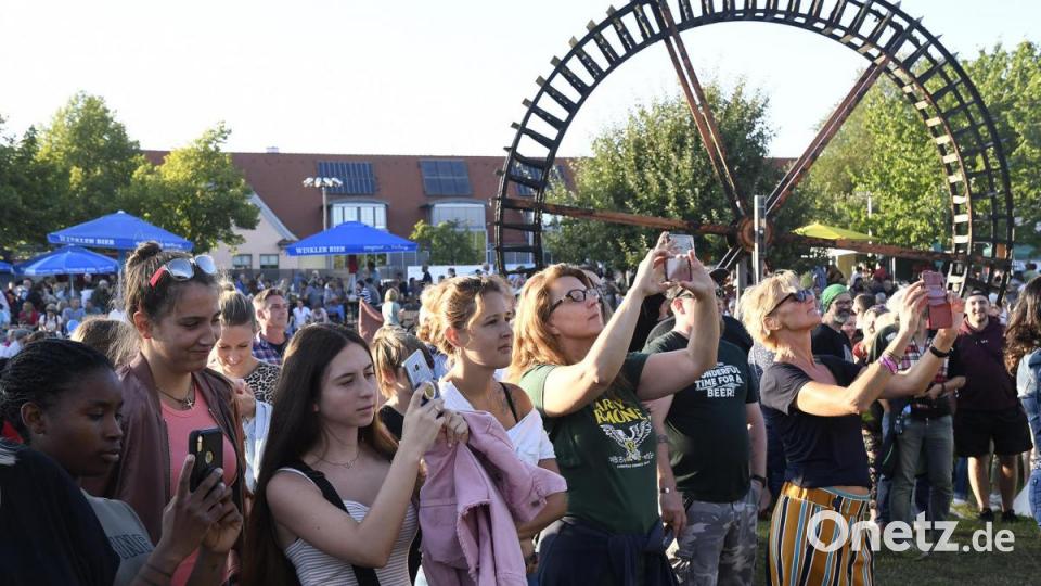 Es ist Sommer in der Stadt - mit viel Musik und guter Laune auf dem LGS-Gelände. Bild: Petra Hartl
