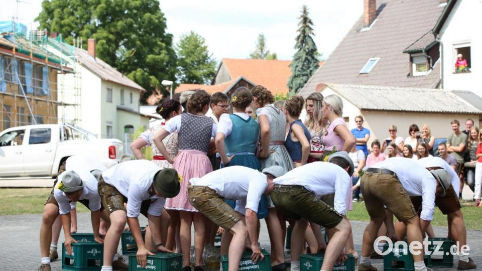 Der Bierkastentanz wurde auch wieder getanzt. Bild: egl