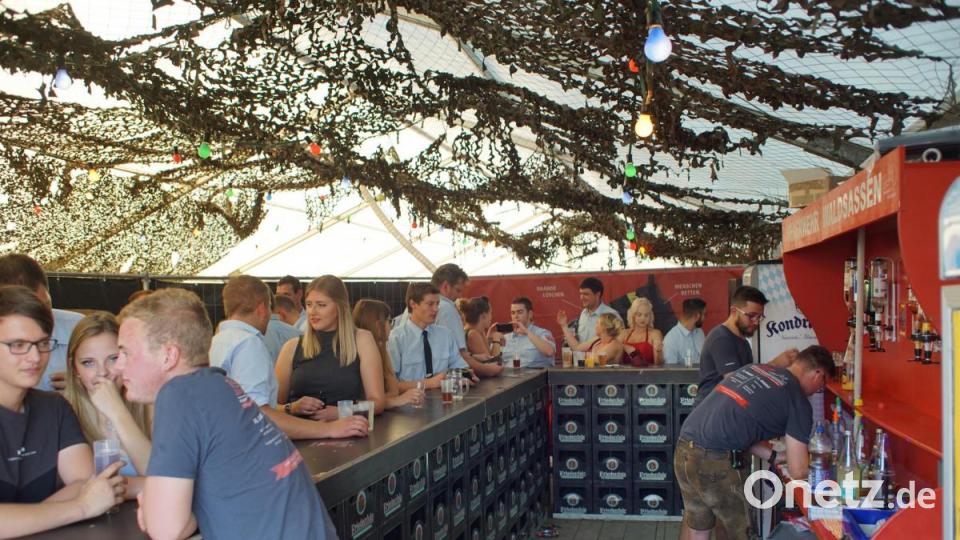 Volles Haus auch in der Bar. Bild: exb