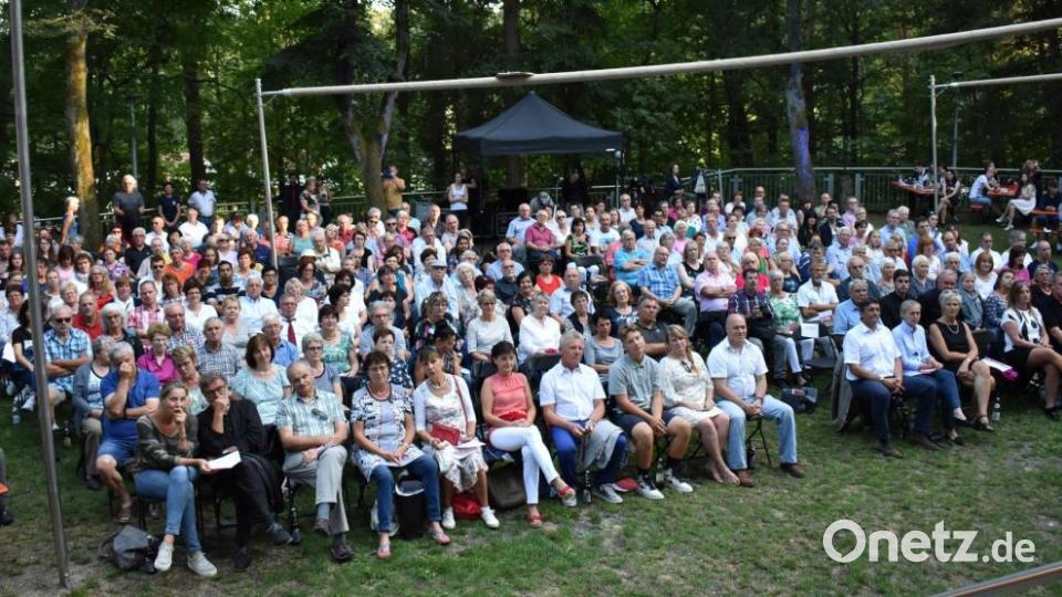 Viele Hundert Zuschauer verfolgen das Spektakel Bild: rgr