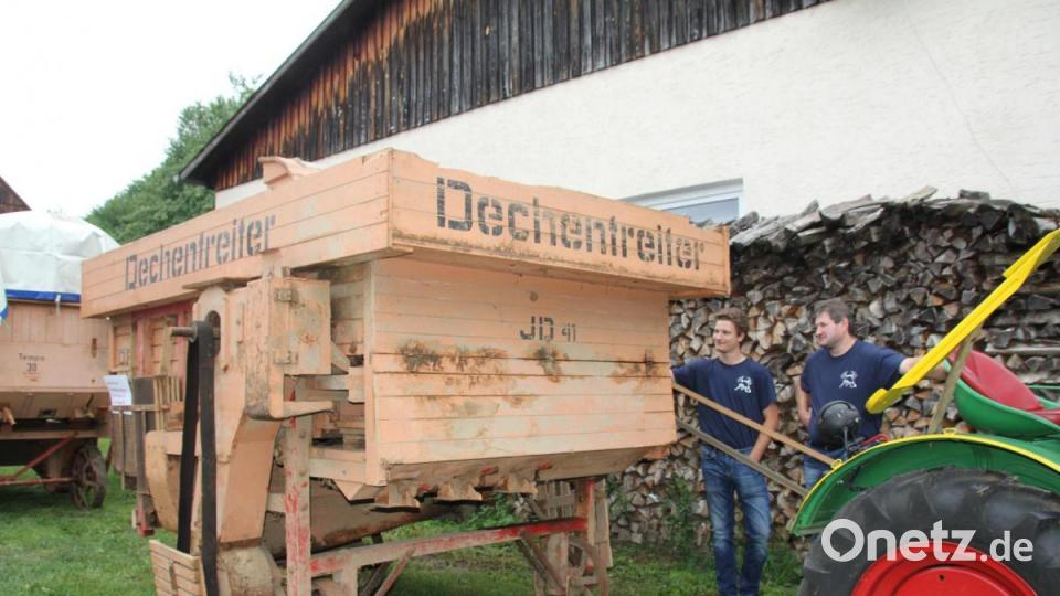 Diese Dreschmaschine, Baujahr 1936, war eines der Prachtstücke dieser Ausstellung. Bild: frd