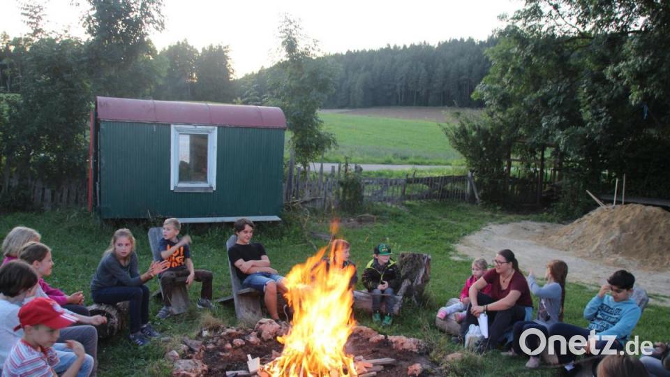 Mit Lagerfeuerpizza und Eselgeschichten ging der Ausflug zu Ende. Bild: kmo