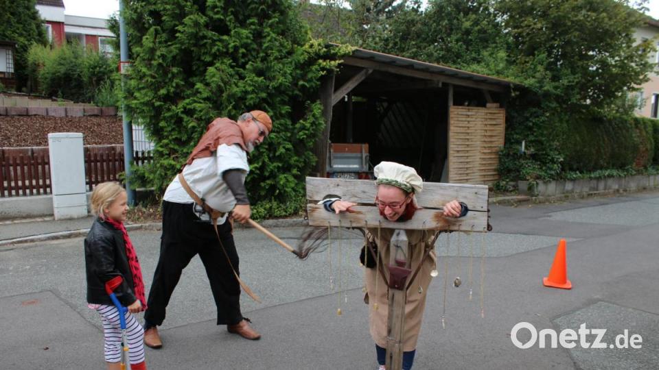 Eine echte Hexe konnte zu ihren Greultaten befragt werden. Bild: sne