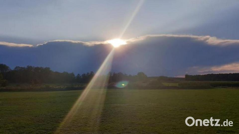 Ein Unwetter ist am Sonntag, 18. August, über die Oberpfalz hinweg gezogen. Unsere Leser haben Fotos geschickt. Bild: Stefan Harmsen