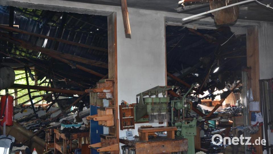 Der Brand hinterlässt einen großen Schaden. Bild: jr