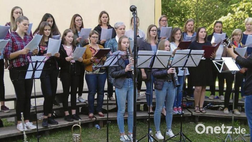 Ein erweiterter Voices-Chor begeisterte. Bild: mma