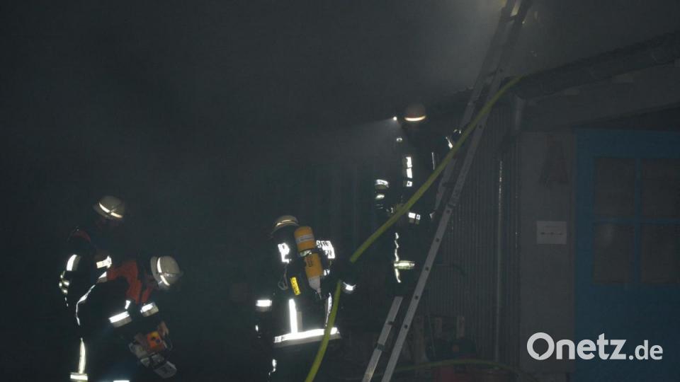 Die Feuerwehren aus der Umgebung waren stark gefordert. Bild: jr