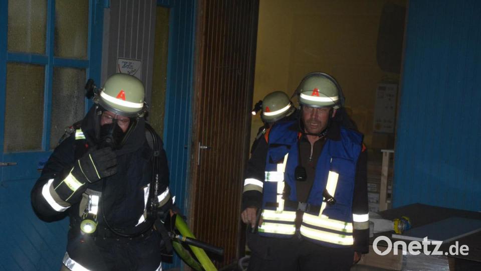 Die Feuerwehren aus der Umgebung waren stark gefordert. Bild: jr