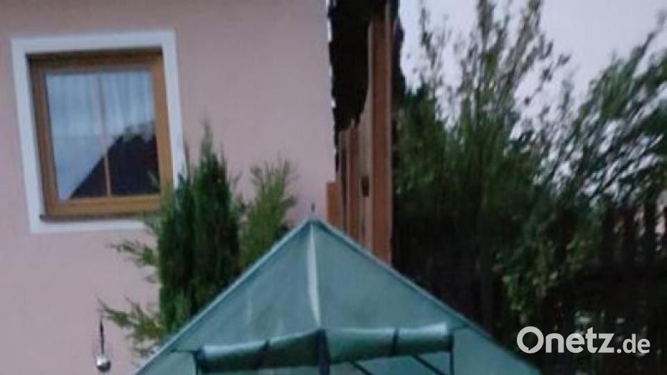 Ein Unwetter ist am Sonntag, 18. August, über die Oberpfalz hinweg gezogen. Unsere Leser haben Fotos geschickt. Bild: Marina Zitzler