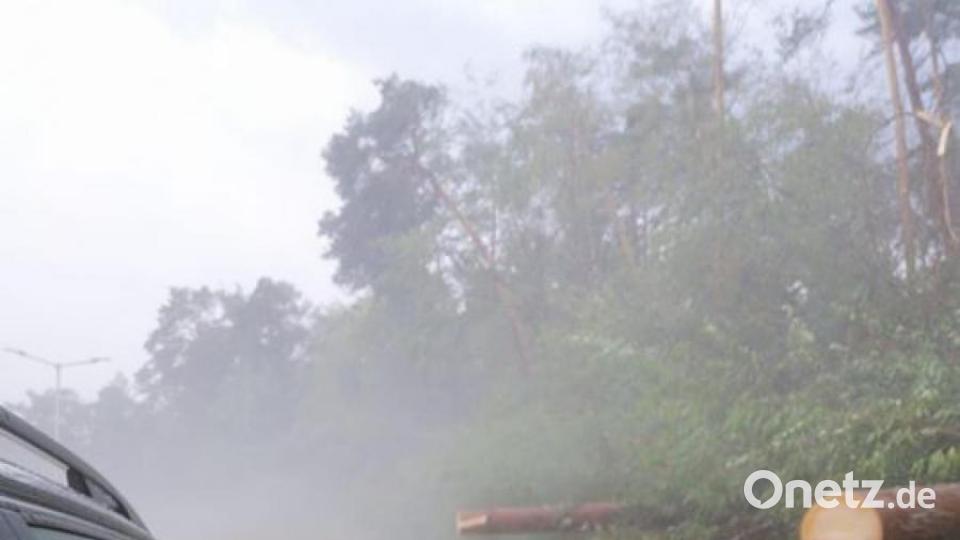 Ein Unwetter ist am Sonntag, 18. August, über die Oberpfalz hinweg gezogen. Unsere Leser haben Fotos geschickt. Bild: Arthur Silmen