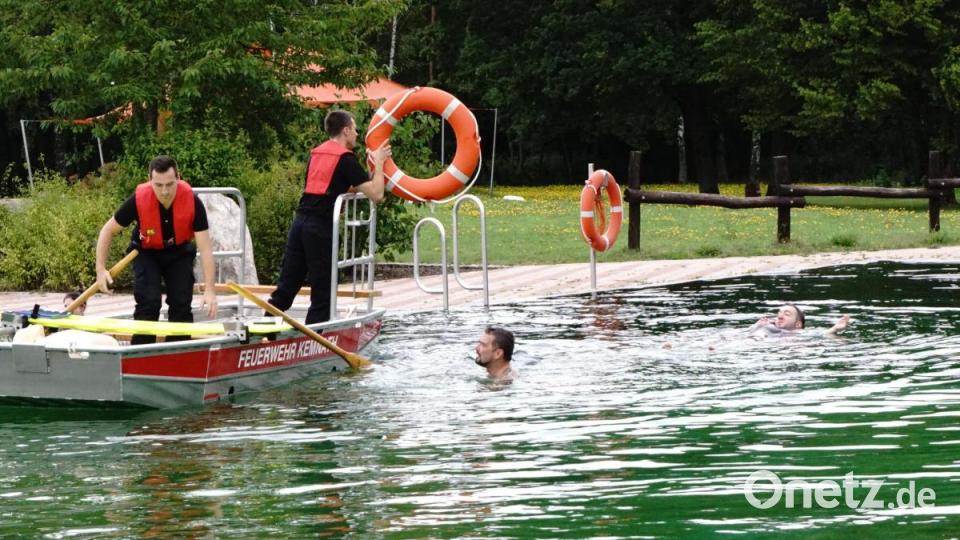 Rettung des Schwimmers mit Herzinfarkt. Bild: bkr
