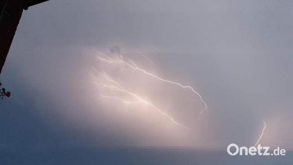Ein Unwetter ist am Sonntag, 18. August, über die Oberpfalz hinweg gezogen. Unsere Leser haben Fotos geschickt. Bild: esa