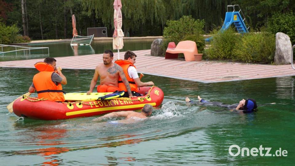 Dr. Vogel sprang selbst ins Wasser um die verletzte Person zu bergen. Bild: bkr