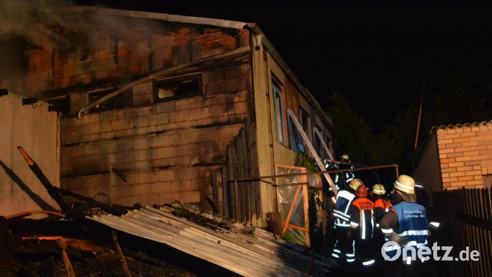 Die Außenfassade des Sägespänebunkers wurde entfernt. Bild: jr