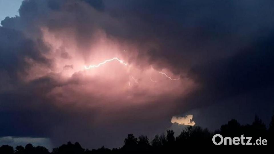 Ein Unwetter ist am Sonntag, 18. August, über die Oberpfalz hinweg gezogen. Unsere Leser haben Fotos geschickt. Bild: Sabine Raschke
