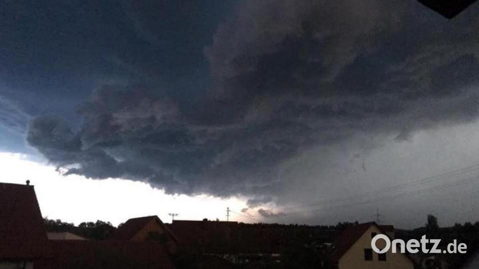 Ein Unwetter ist am Sonntag, 18. August, über die Oberpfalz hinweg gezogen. Unsere Leser haben Fotos geschickt. Bild: Sabine List