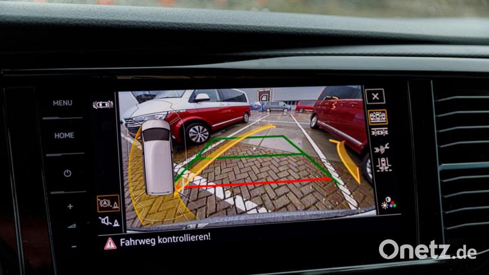 Mit Bulli und Transporter auf den Straßen von Amsterdam unterwegs. Bild: VW Nutzfahrzeuge