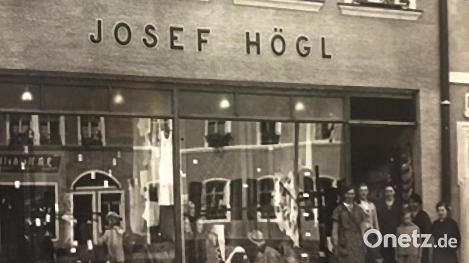Textilgeschäft Högl Kemnath: So sah das Hutgeschäft Josef Högl ursprünglich aus. Über die Jahre wurde es mehrfach umgebaut und sowohl die Verkaufsfläche als auch das Sortiment erweitert. Repro: Elmar Högl/exb