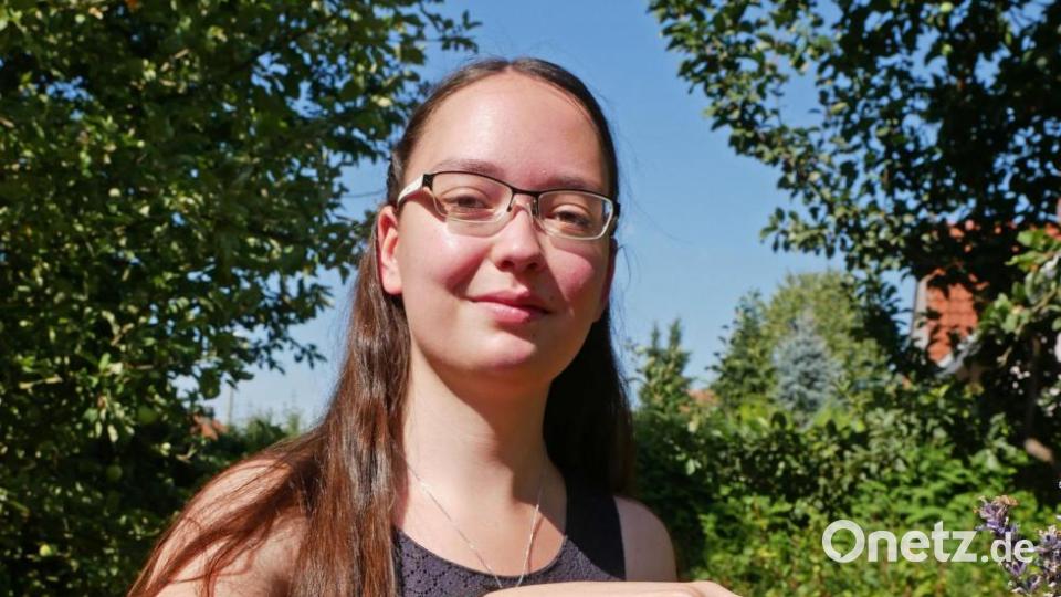 Melanie Burger an ihrem "Arbeitsplatz" im heimischen Garten. Bild: tr