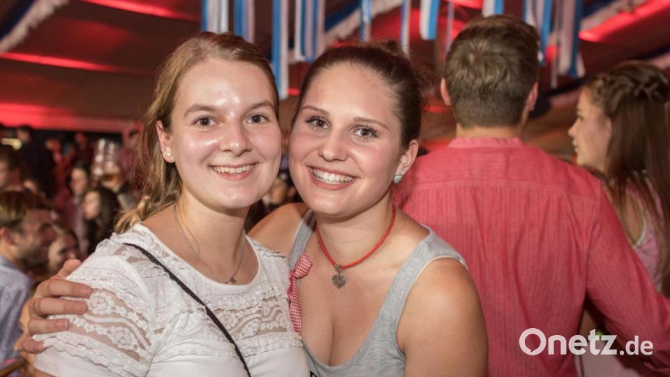 Samstagabend auf der Flosser Kirwa. Bild: dtr