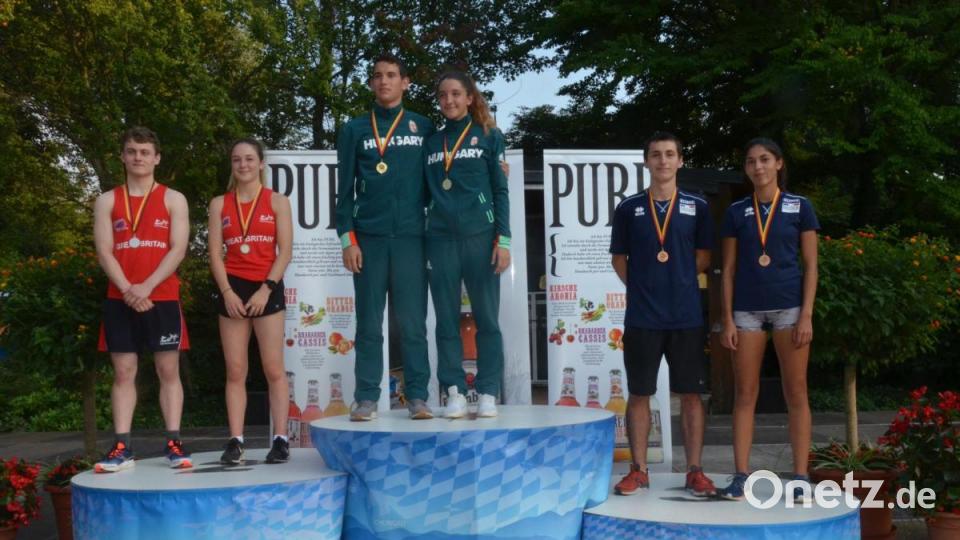 Mixed Relay Juniors: Rita Erdös und Andas Gaal (Ungarn) vor Jessica Sutton und Samuel Blacker (England) sowie Laurine Thibault und Thibault Fabrew (Frankreich). Bild: Kunz