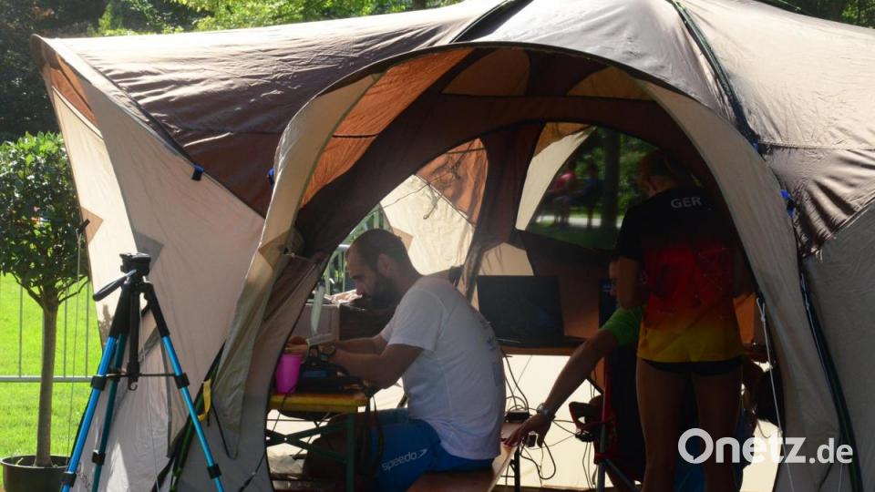 In diesem Zelt liefen alle Fäden zusammen. Bild: Kunz