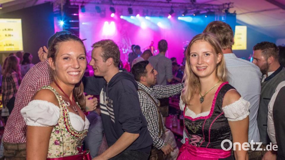 Samstagabend auf der Flosser Kirwa. Bild: dtr