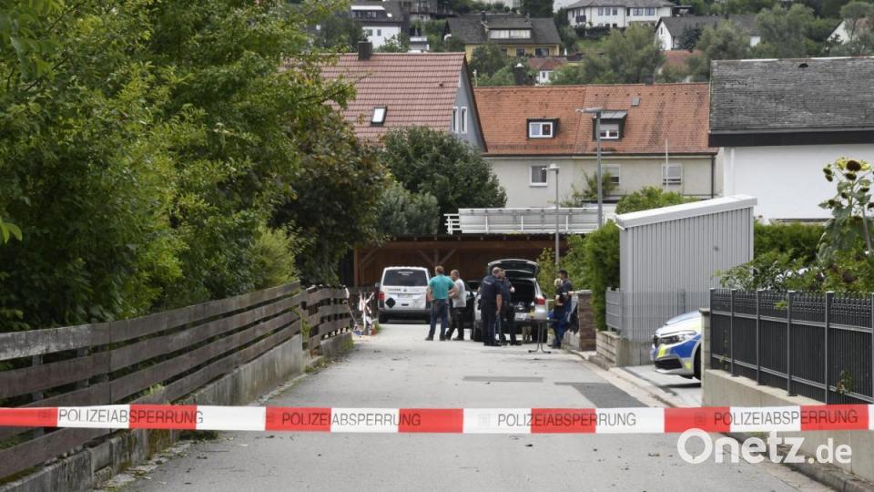 Manchem kam es wie eine Wiederholung vor, doch es war ein neuer Fall einer Blindgänger-Bombe aus dem Zweiten Weltkrieg: Am Montag mussten deshalb erneute Teile von Haselmühl evakuiert werden. Am Abend aber war die Bombe entschärft. Bild: Petra Hartl