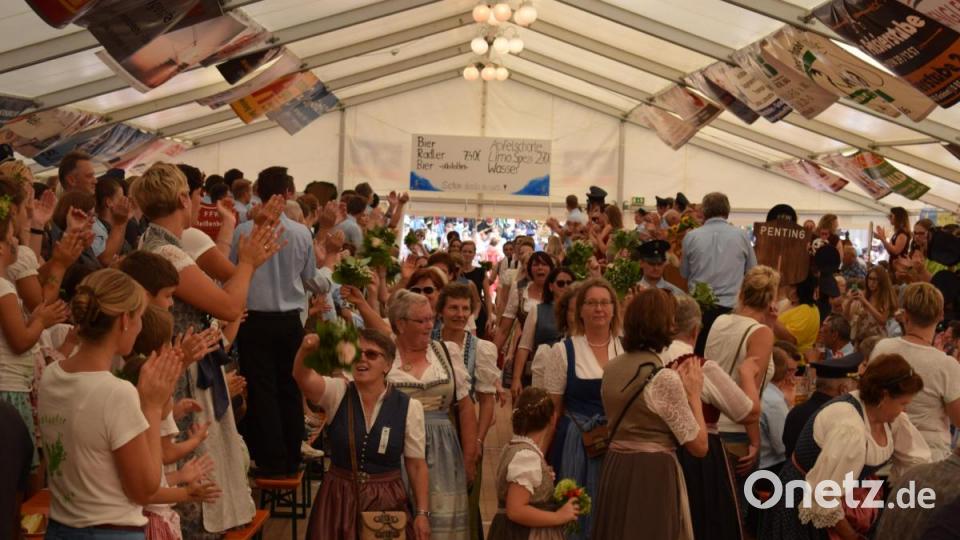 Auch die ehemaligen Festdamen hatten ihren Spaß. Bild: bnr