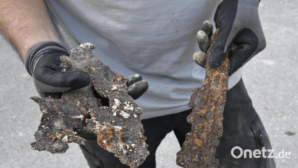 Manchem kam es wie eine Wiederholung vor, doch es war ein neuer Fall einer Blindgänger-Bombe aus dem Zweiten Weltkrieg: Am Montag mussten deshalb erneute Teile von Haselmühl evakuiert werden. Am Abend aber war die Bombe entschärft. Bild: Petra Hartl