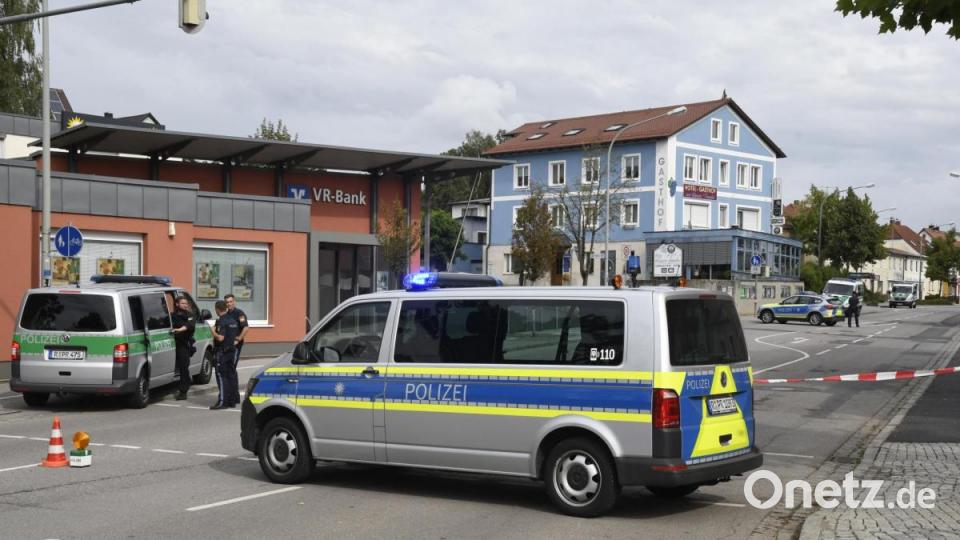 Manchem kam es wie eine Wiederholung vor, doch es war ein neuer Fall einer Blindgänger-Bombe aus dem Zweiten Weltkrieg: Am Montag mussten deshalb erneute Teile von Haselmühl evakuiert werden. Am Abend aber war die Bombe entschärft. Bild: Petra Hartl
