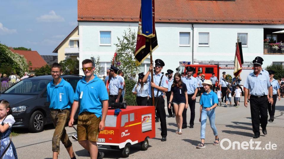 Der Verpflegungswagen der Diendorfer Feuerwehr ist immer mit dabei. Bild: bnr