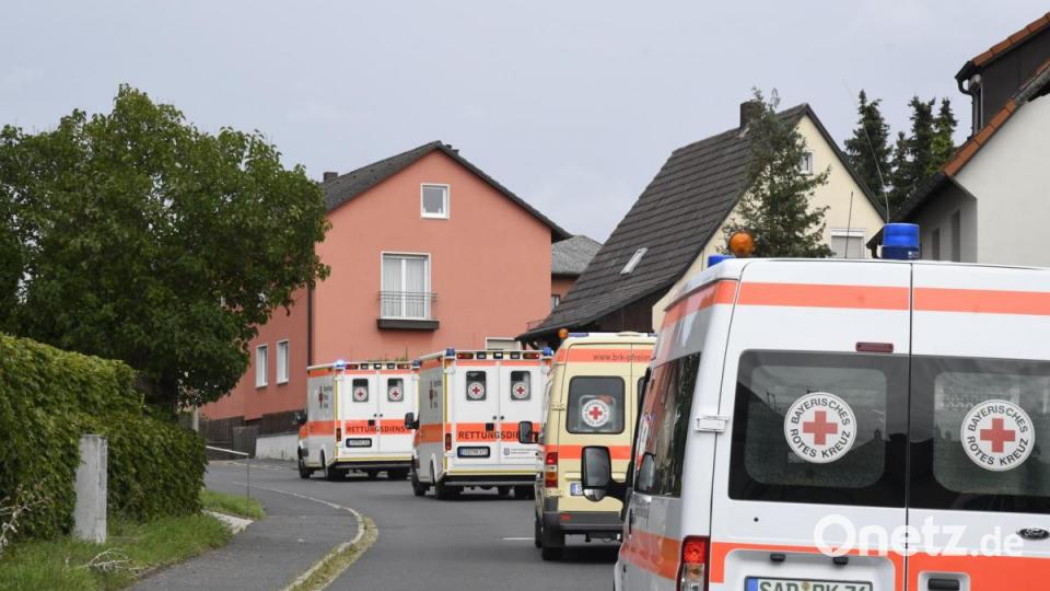 Manchem kam es wie eine Wiederholung vor, doch es war ein neuer Fall einer Blindgänger-Bombe aus dem Zweiten Weltkrieg: Am Montag mussten deshalb erneute Teile von Haselmühl evakuiert werden. Am Abend aber war die Bombe entschärft. Bild: Petra Hartl