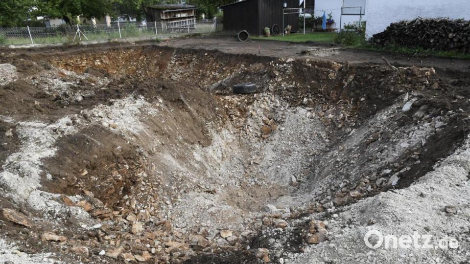 Manchem kam es wie eine Wiederholung vor, doch es war ein neuer Fall einer Blindgänger-Bombe aus dem Zweiten Weltkrieg: Am Montag mussten deshalb erneute Teile von Haselmühl evakuiert werden. Am Abend aber war die Bombe entschärft. Bild: Petra Hartl