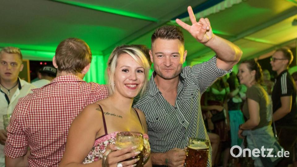 Die Draufgänger aus der Südoststeiermark brachten das Festzelt zum Kirwa-Abschluss in Floss noch mal richtig zum kochen. Dabei durfte der Wiesn-Hit des Jahres 2018 &quot;Cordula Grün&quot; natürlich nicht fehlen. Bild: dtr