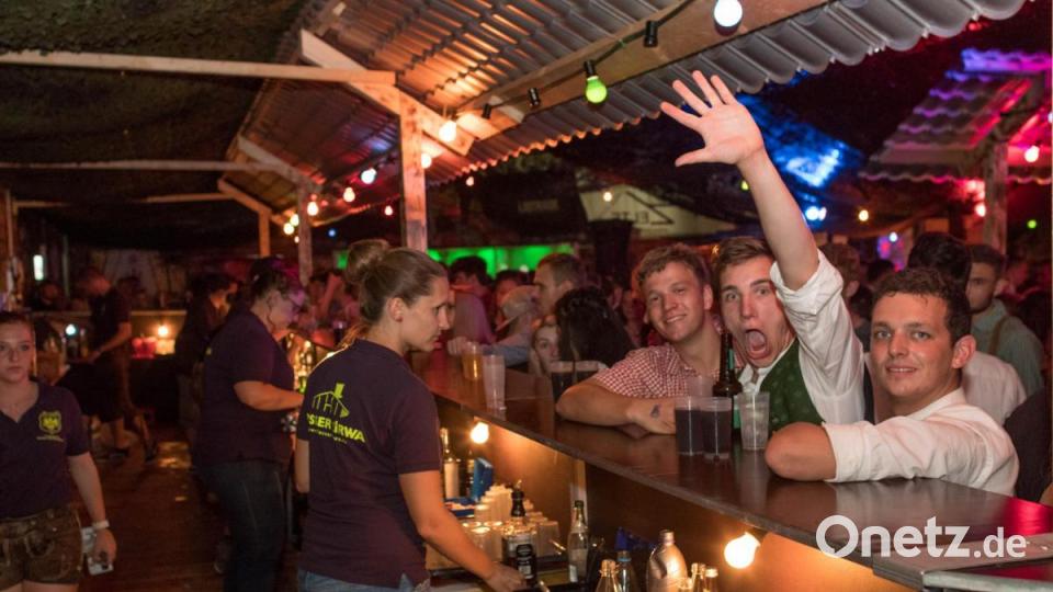 Die Draufgänger aus der Südoststeiermark brachten das Festzelt zum Kirwa-Abschluss in Floss noch mal richtig zum kochen. Dabei durfte der Wiesn-Hit des Jahres 2018 &quot;Cordula Grün&quot; natürlich nicht fehlen. Bild: dtr