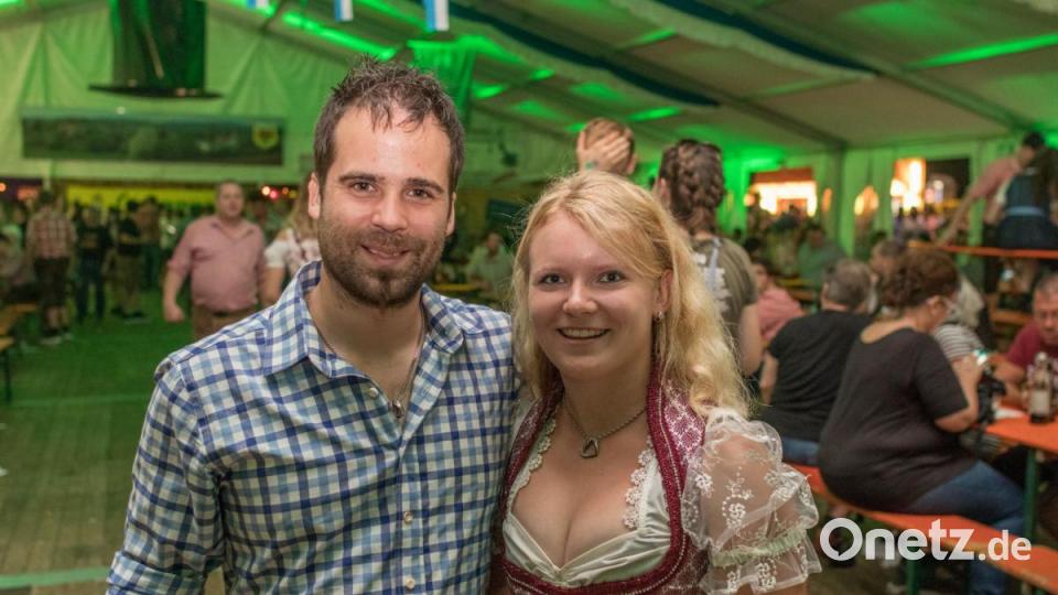 Die Draufgänger aus der Südoststeiermark brachten das Festzelt zum Kirwa-Abschluss in Floss noch mal richtig zum kochen. Dabei durfte der Wiesn-Hit des Jahres 2018 &quot;Cordula Grün&quot; natürlich nicht fehlen. Bild: dtr