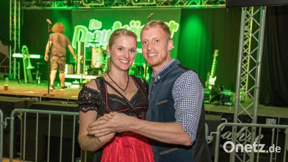 Die Draufgänger aus der Südoststeiermark brachten das Festzelt zum Kirwa-Abschluss in Floss noch mal richtig zum kochen. Dabei durfte der Wiesn-Hit des Jahres 2018 &quot;Cordula Grün&quot; natürlich nicht fehlen. Bild: dtr