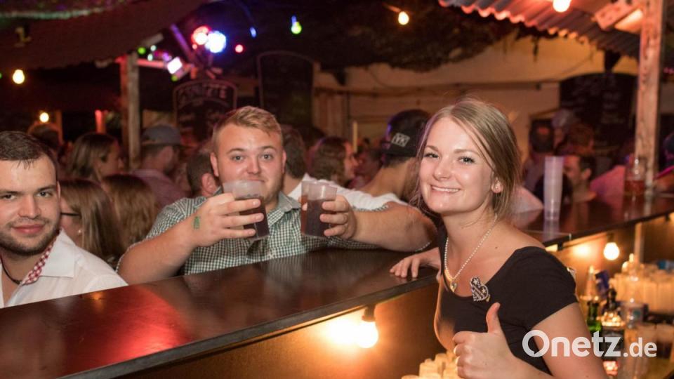Die Draufgänger aus der Südoststeiermark brachten das Festzelt zum Kirwa-Abschluss in Floss noch mal richtig zum kochen. Dabei durfte der Wiesn-Hit des Jahres 2018 &quot;Cordula Grün&quot; natürlich nicht fehlen. Bild: dtr