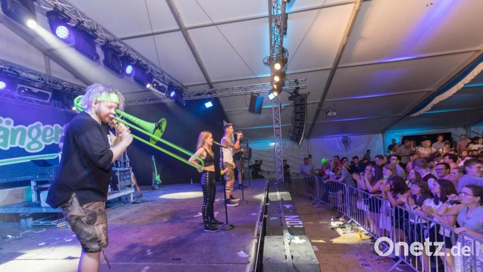 Die Draufgänger aus der Südoststeiermark brachten das Festzelt zum Kirwa-Abschluss in Floss noch mal richtig zum kochen. Dabei durfte der Wiesn-Hit des Jahres 2018 &quot;Cordula Grün&quot; natürlich nicht fehlen. Bild: dtr