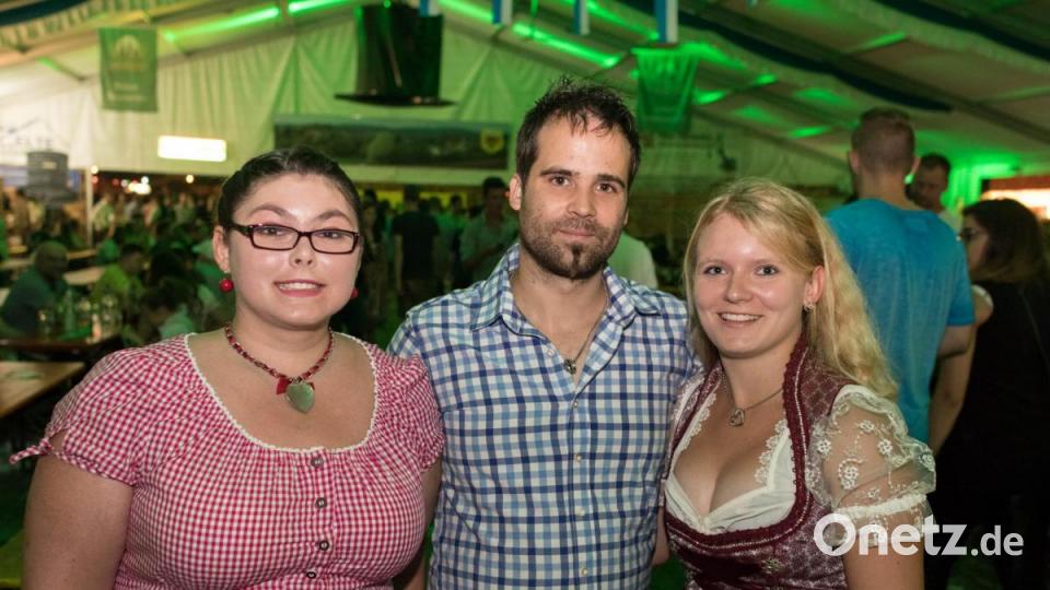 Die Draufgänger aus der Südoststeiermark brachten das Festzelt zum Kirwa-Abschluss in Floss noch mal richtig zum kochen. Dabei durfte der Wiesn-Hit des Jahres 2018 &quot;Cordula Grün&quot; natürlich nicht fehlen. Bild: dtr