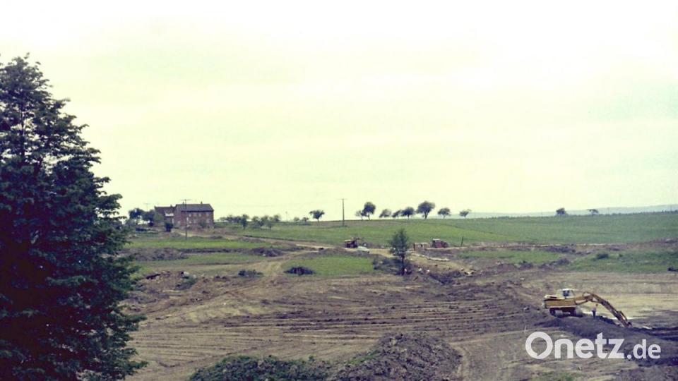 Langsam nimmt der Badesee Formen an. Repro: Stefan Hiller/exb