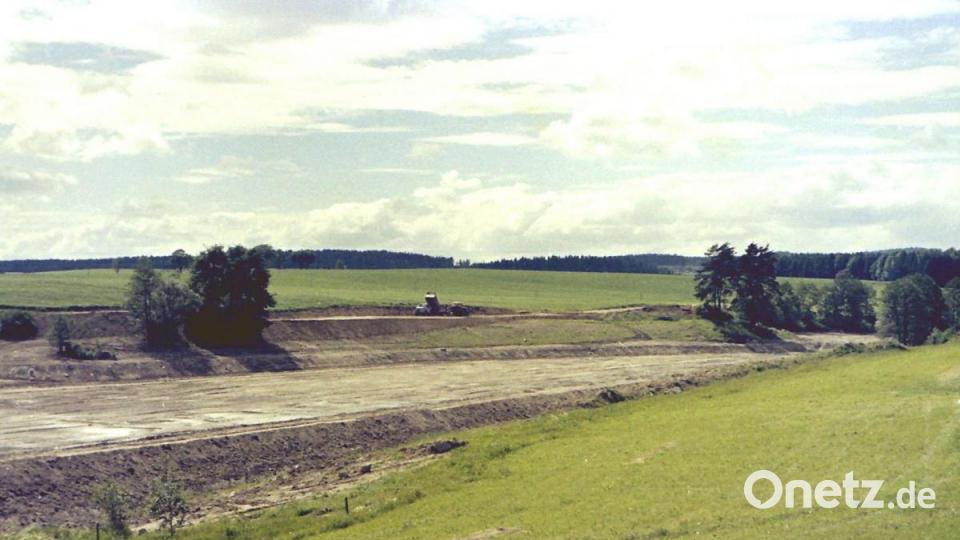 Das Anlegen des Thumsenreuther Erlenweihers war ein Kraftakt. Repro: Stefan Hiller/exb