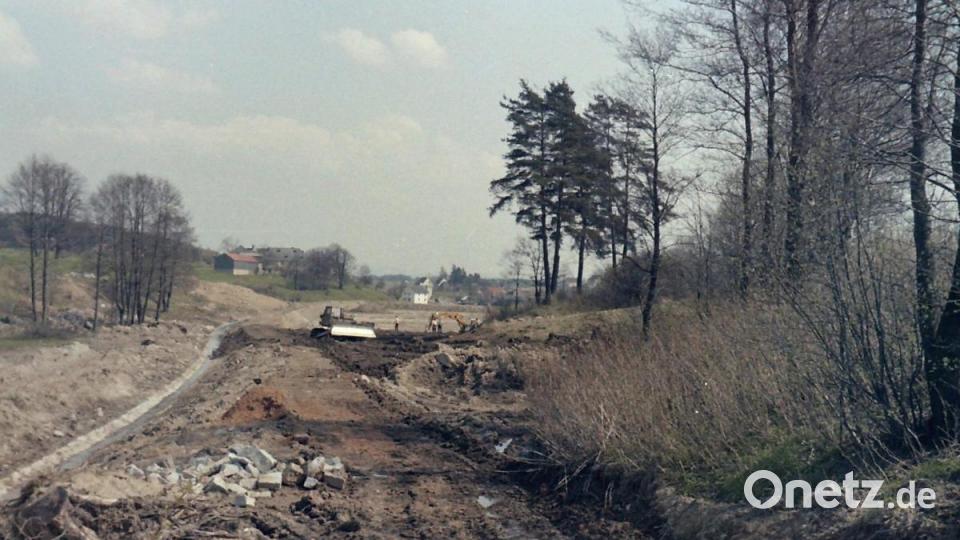 Noch ist von einem Freizeitgelände, das 1973 seiner Bestimmung übergeben wurde, nicht viel zu sehen. Repro: Stefan Hiller/exb