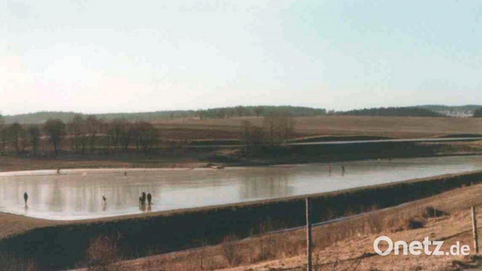 Das Anlegen des Thumsenreuther Erlenweihers war ein Kraftakt. Repro: Stefan Hiller/exb