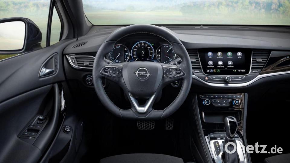 Die ersten Fahraufnahmen des neuen Opel Astra. Bild: Opel