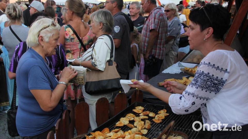 Auch kulinarisch wurde bei den Wallenstein-Festspielen einiges geboten. Bild: kro